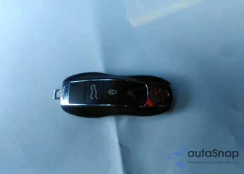 2013 Porsche Cayenne Gts z USA, uszkodzony, nr VIN WP1AD2A2XDLA75540